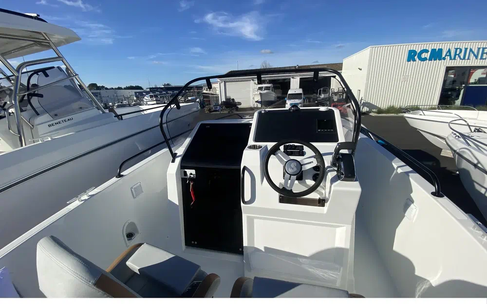 slider 5 Beneteau Flyer 8 SPACEdeck V2