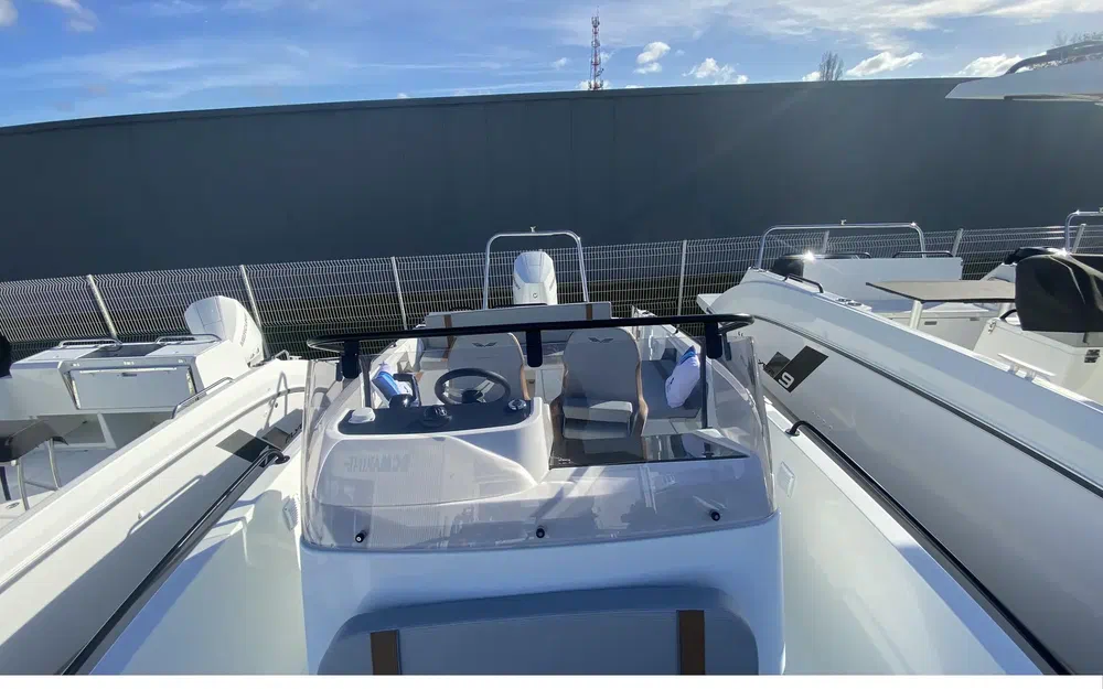 slider 7 Beneteau Flyer 8 SPACEdeck V2