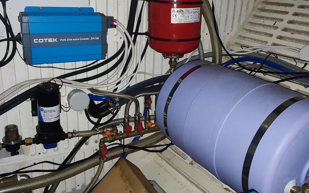 slider 27 IDEC Marine Concerto 51