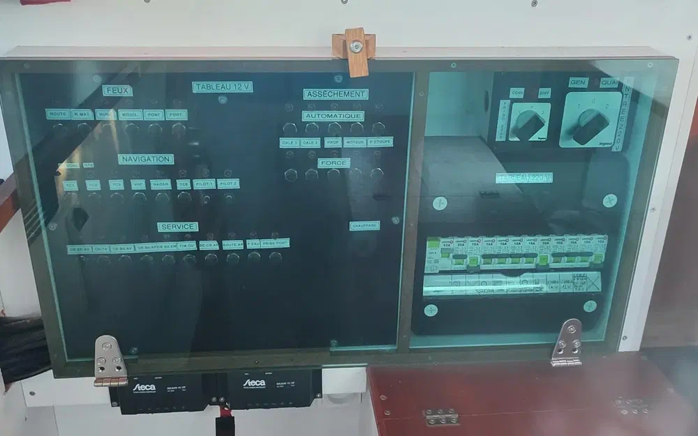 slider 34 IDEC Marine Concerto 51