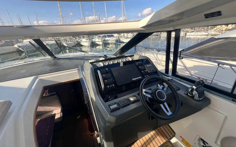 slider 1 Jeanneau Leader 40