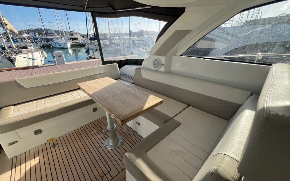 slider 4 Jeanneau Leader 40