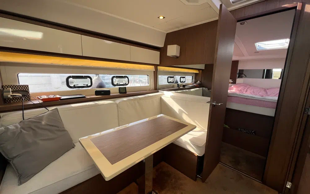 slider 5 Jeanneau Leader 40