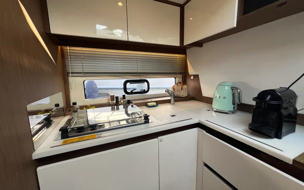 slider 6 Jeanneau Leader 40