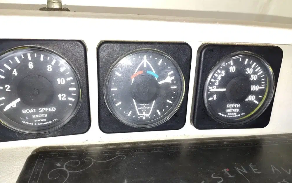 slider 13 Amel Maramu