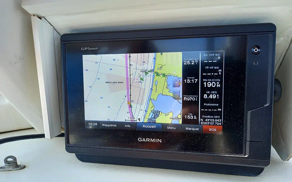 slider 14 Amel Maramu