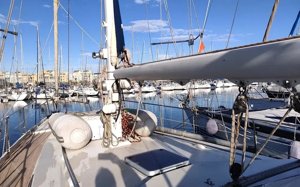 slider 16 Amel Maramu