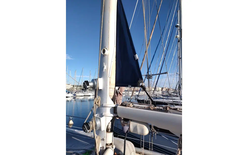 slider 18 Amel Maramu