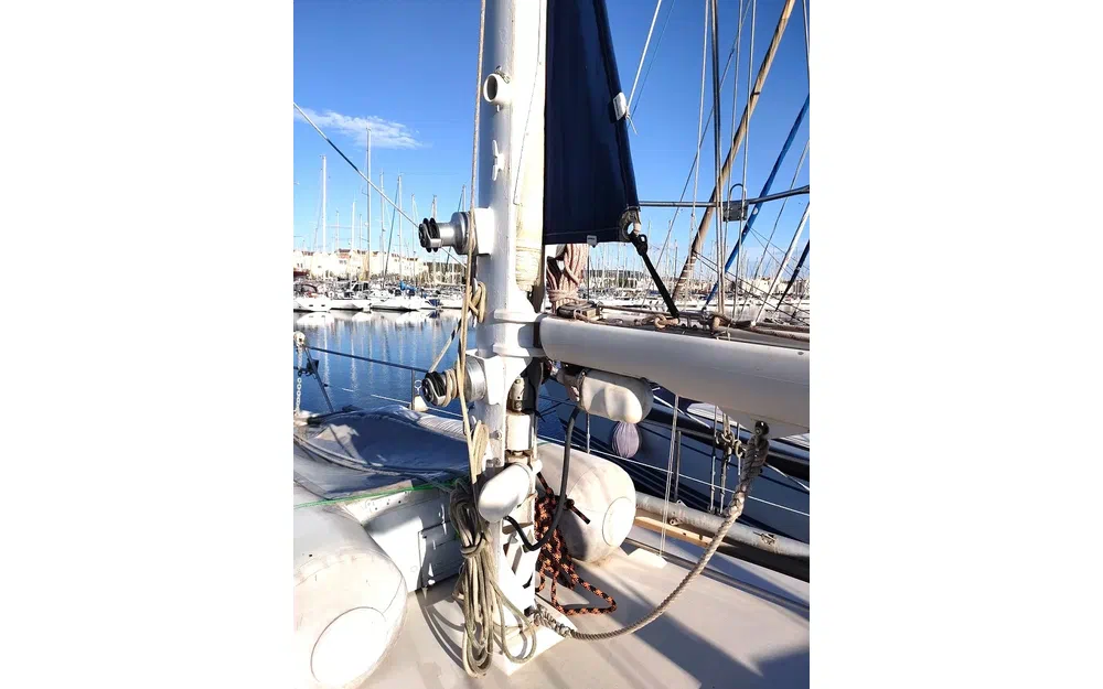 slider 19 Amel Maramu