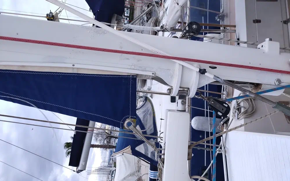 slider 28 Amel Maramu