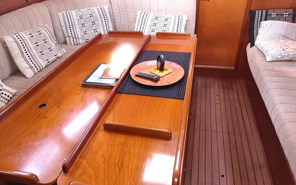 slider 32 Amel Maramu