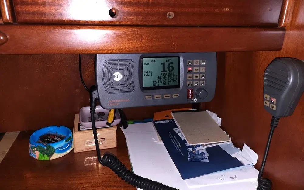 slider 38 Amel Maramu