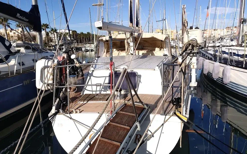 slider 3 Amel Maramu