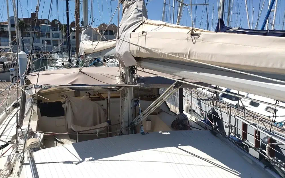 slider 11 Amel Maramu