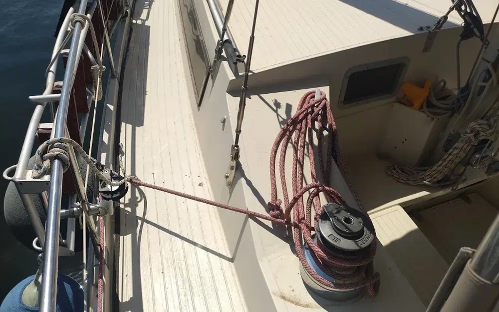 slider 17 Amel Maramu