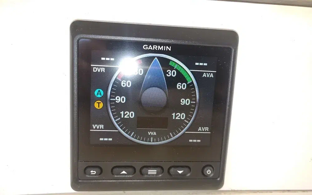 slider 24 Amel Maramu