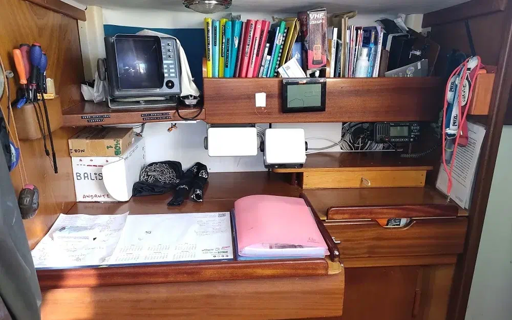 slider 44 Amel Maramu