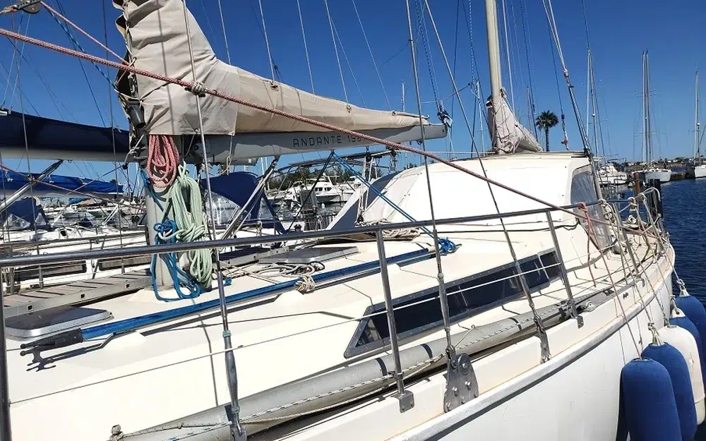 slider 3 Amel Maramu