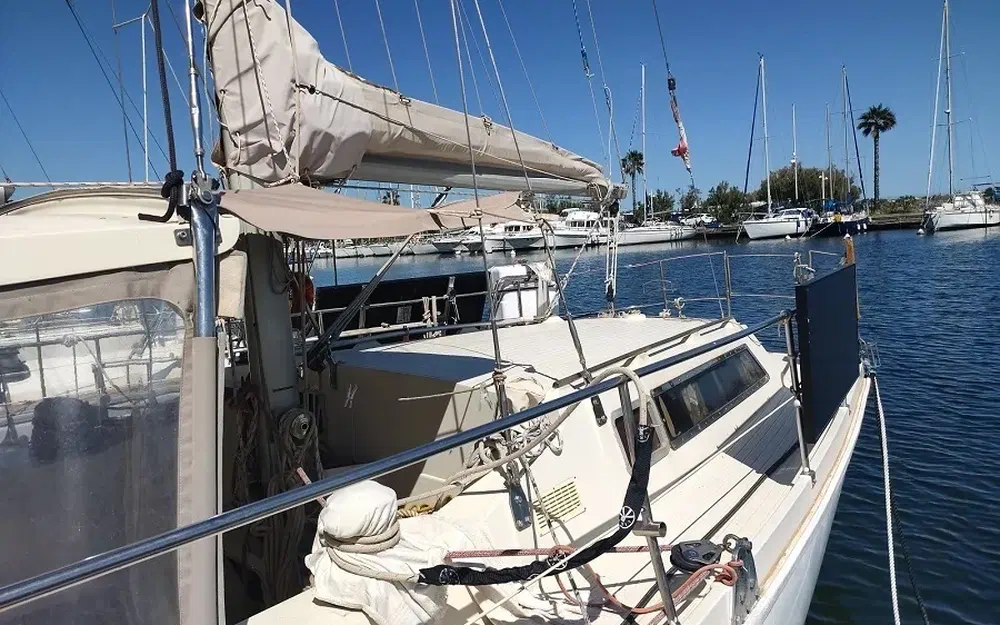 slider 5 Amel Maramu