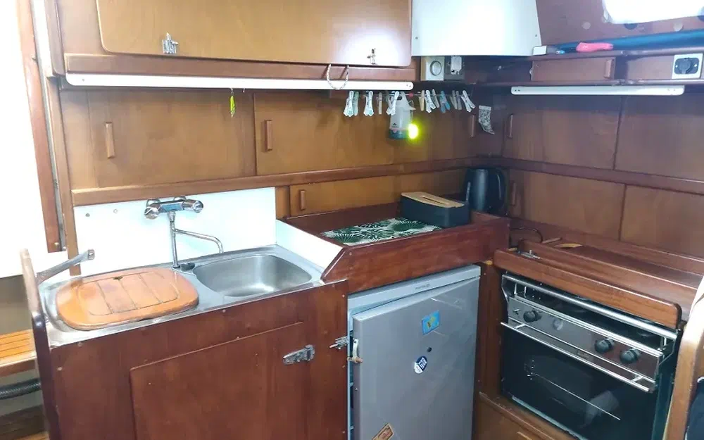 slider 73 Amel Maramu