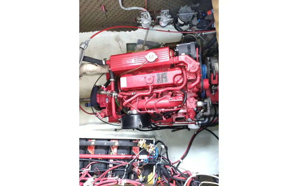 slider 77 Amel Maramu