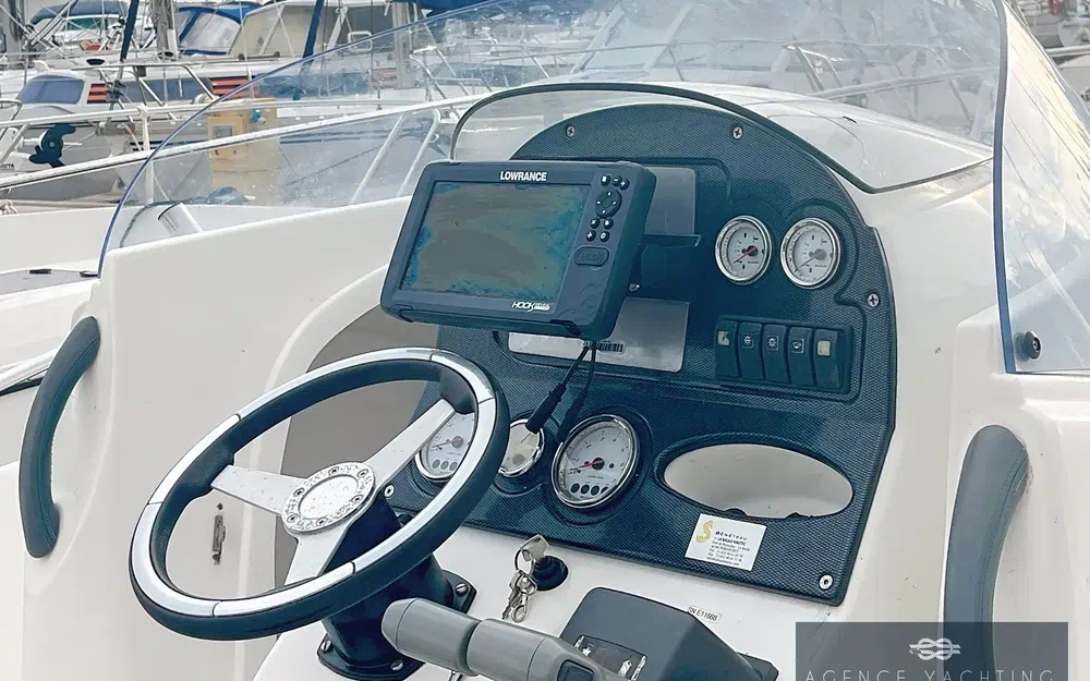 slider 10 Beneteau Flyer 750 Open RS Air Step