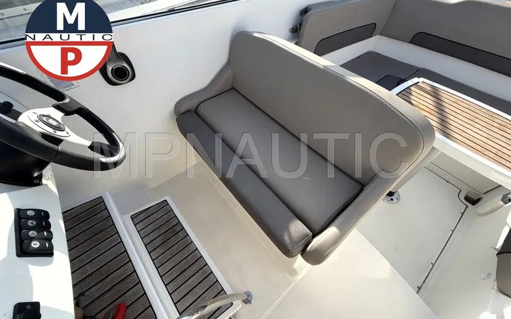 slider 6 Jeanneau Cap Camarat 7.5 DC