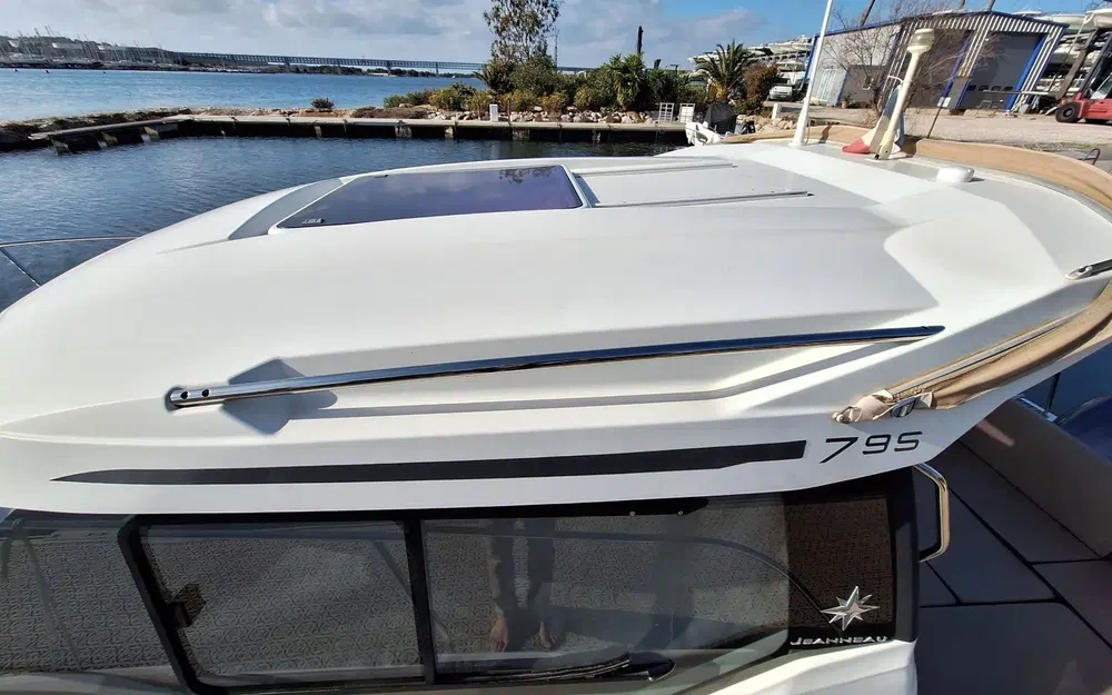 slider 12 Jeanneau Merry Fisher 795