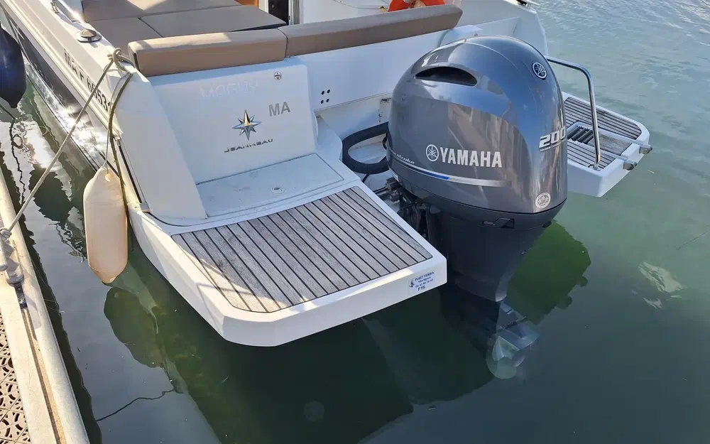 slider 13 Jeanneau Merry Fisher 795