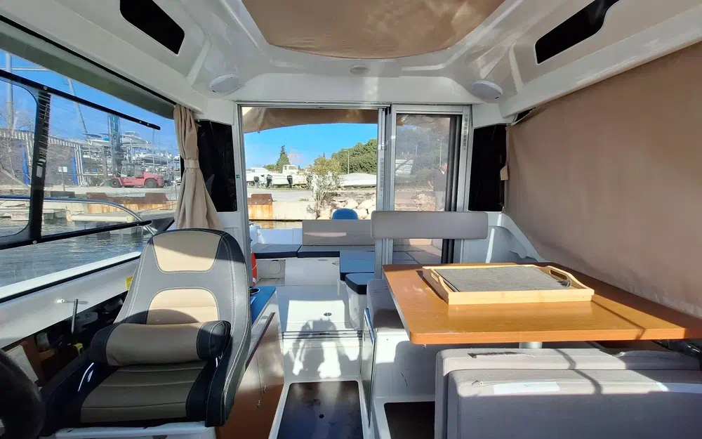 slider 2 Jeanneau Merry Fisher 795