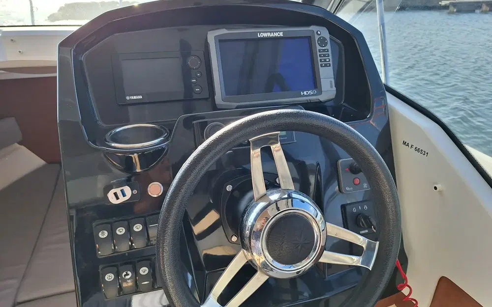 slider 4 Jeanneau Merry Fisher 795