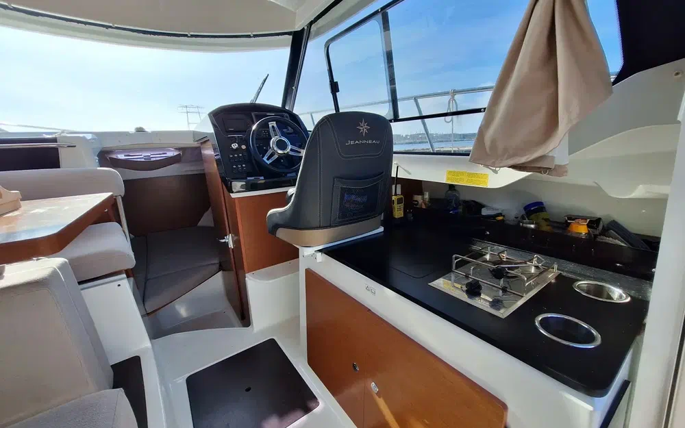 slider 5 Jeanneau Merry Fisher 795