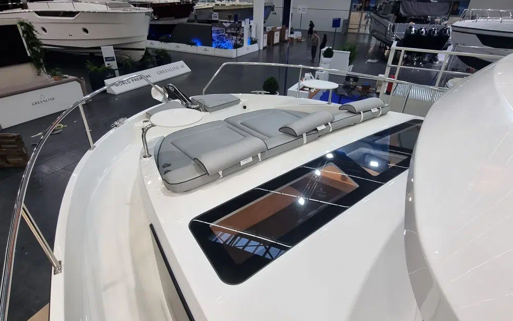 slider 7 Delphia 11 Fly Lounge