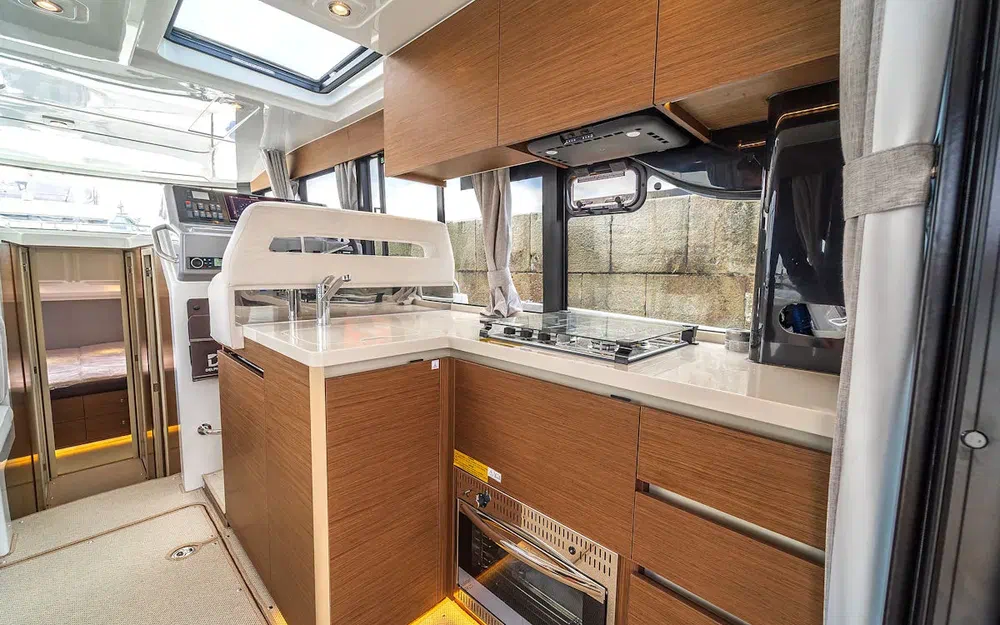 slider 14 Delphia 11 Fly Lounge