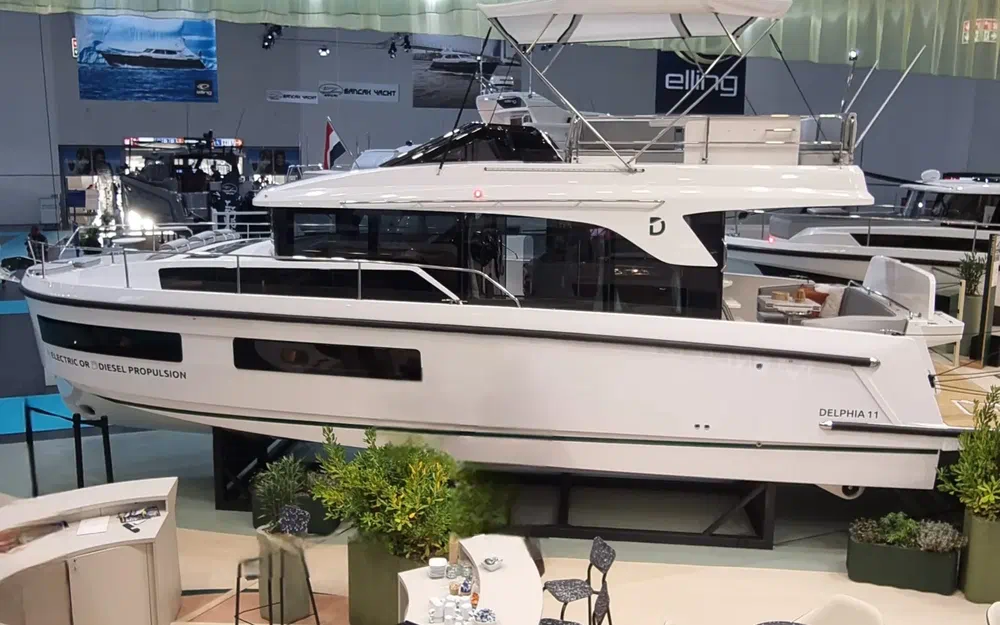 slider 25 Delphia 11 Fly Lounge