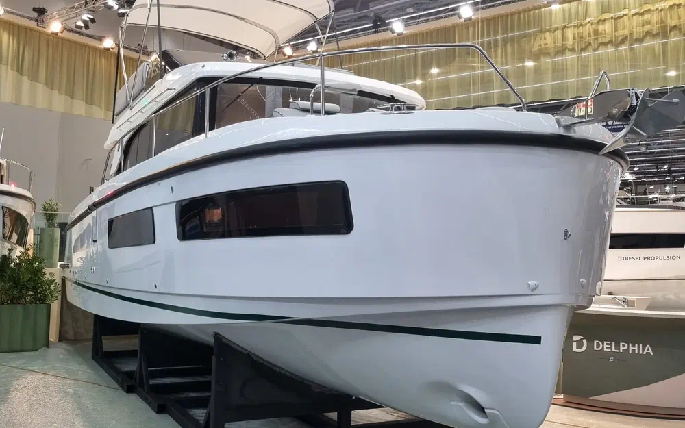 slider 0 Delphia 11 Fly Lounge