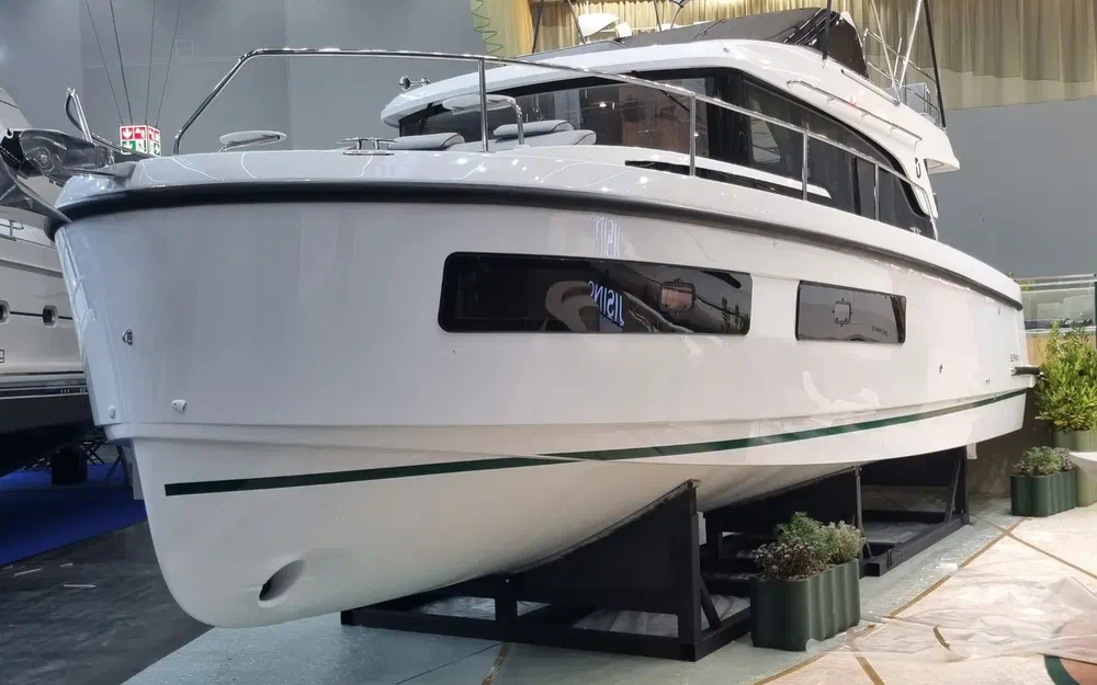 slider 1 Delphia 11 Fly Lounge