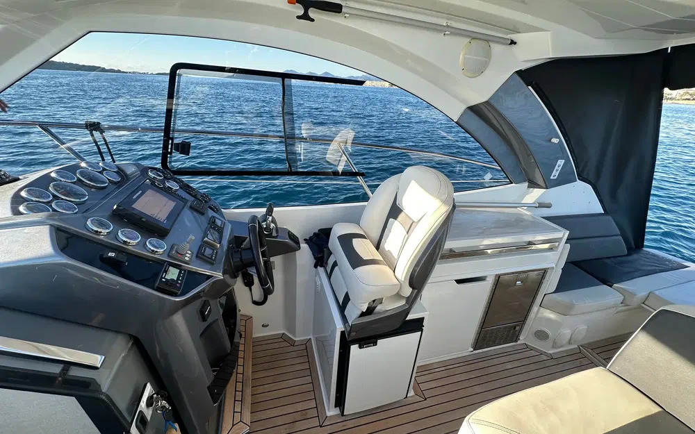 slider 16 Galeon 335 HTS