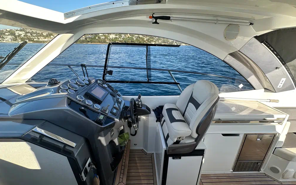 slider 20 Galeon 335 HTS