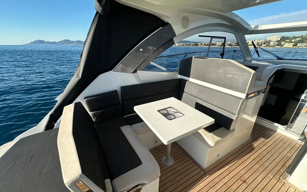 slider 26 Galeon 335 HTS