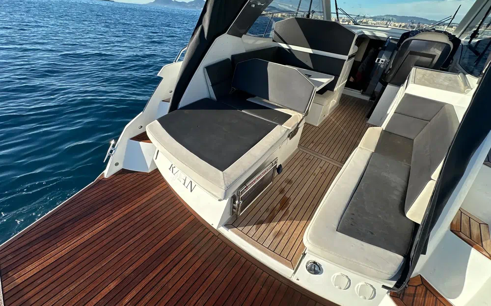 slider 31 Galeon 335 HTS