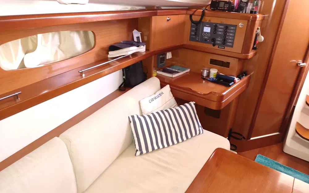 slider 32 Beneteau Oceanis 31