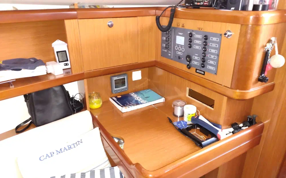 slider 33 Beneteau Oceanis 31