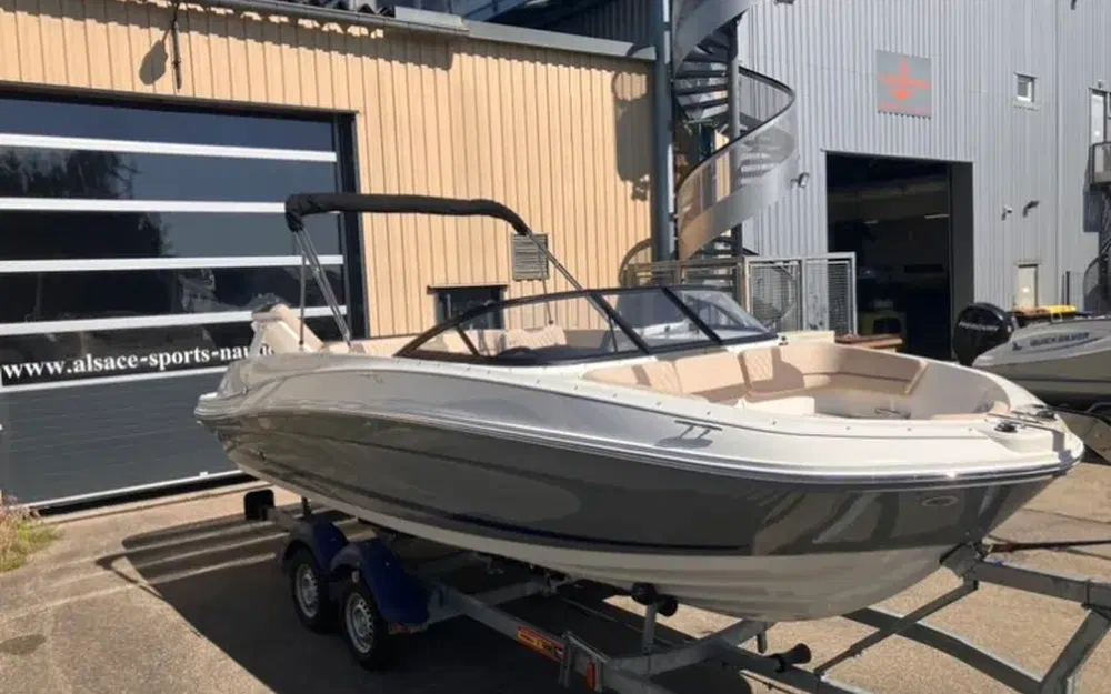 slider 1 Bayliner VR6