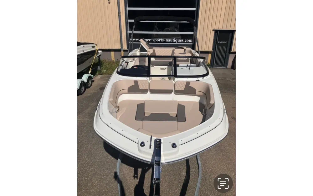 slider 2 Bayliner VR6