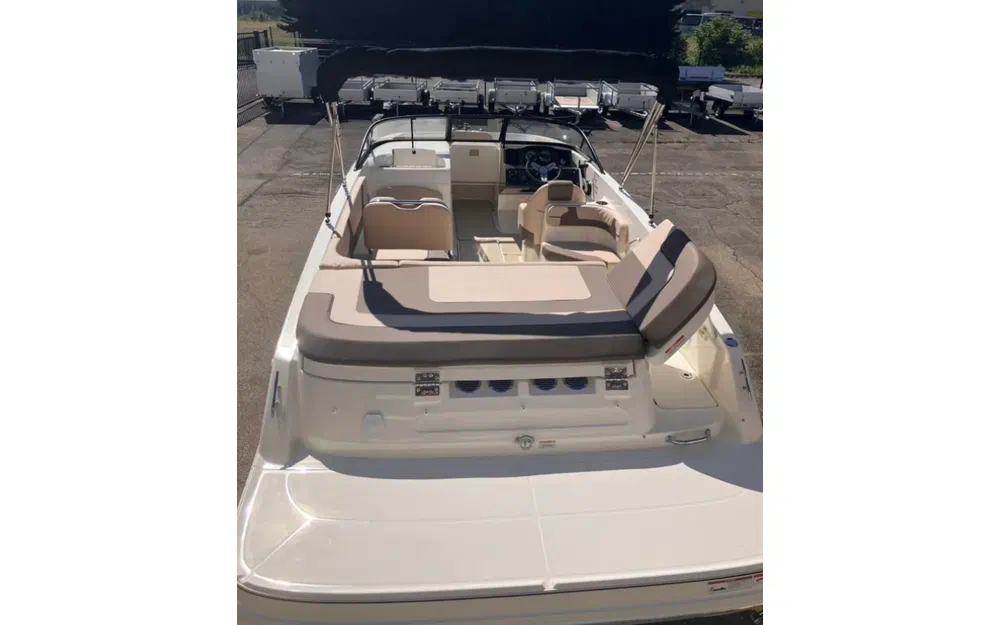 slider 4 Bayliner VR6
