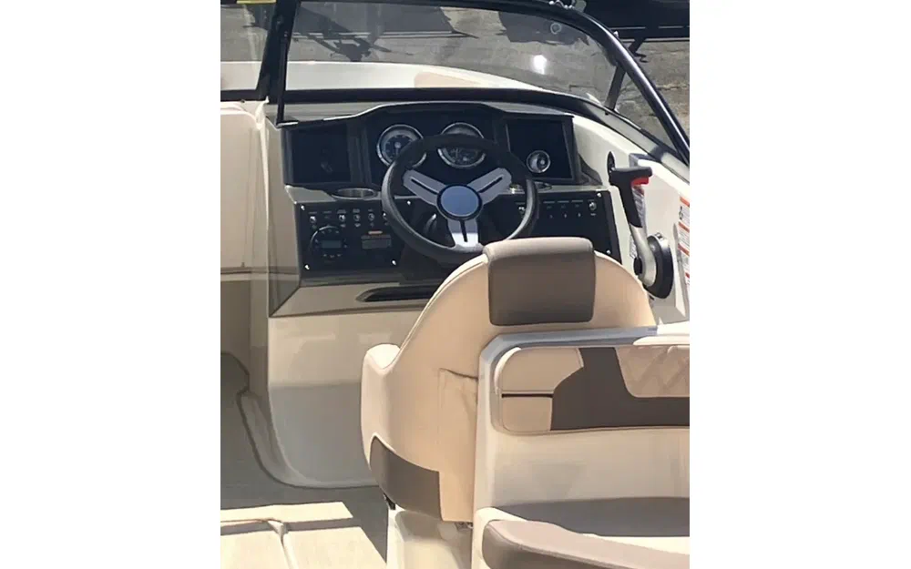 slider 5 Bayliner VR6