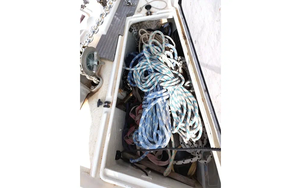 slider 9 Amel Santorin Ketch