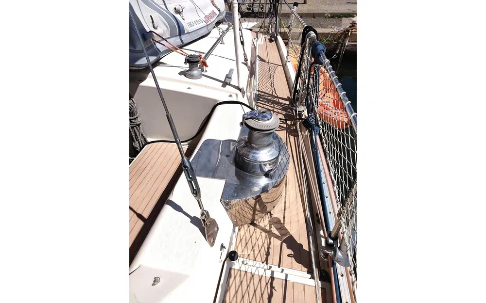 slider 17 Amel Santorin Ketch