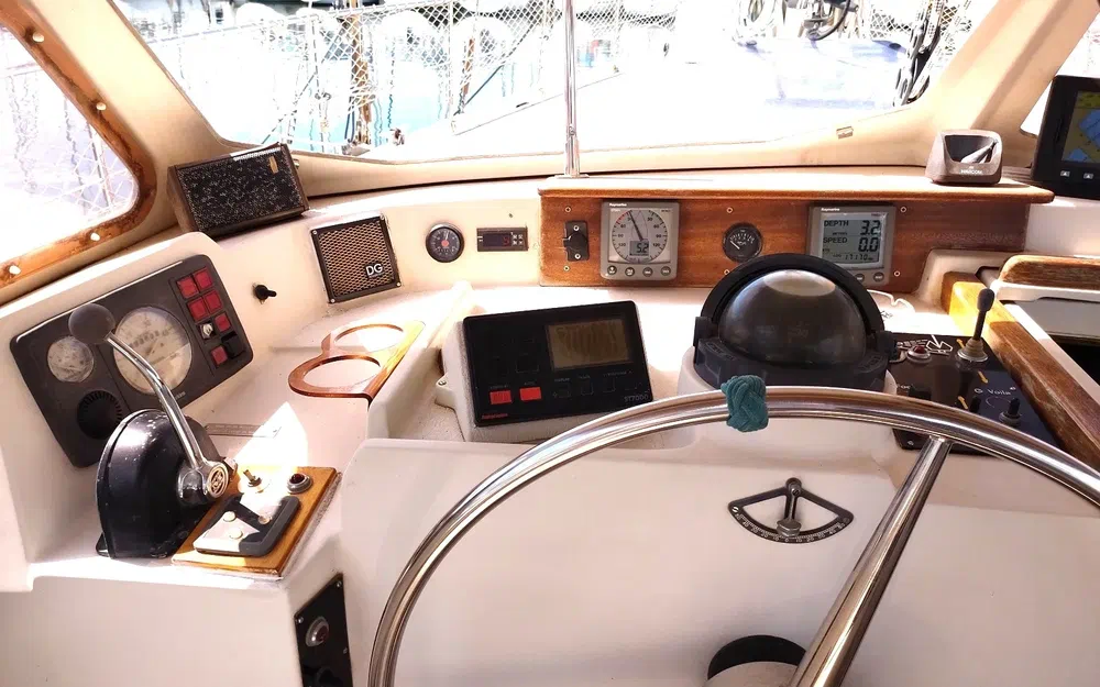 slider 22 Amel Santorin Ketch